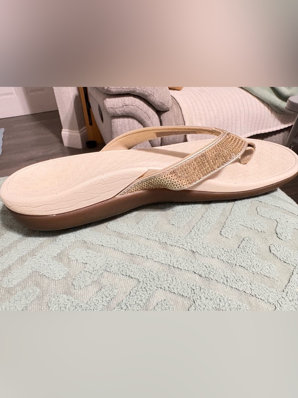 New Vionic Women's Tide Gold Sequined Orthotic Thong Sandals - Size 8 - Picture 8 of 16